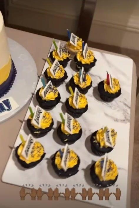20岁生日蛋糕网红,网红爆款，青春盛宴